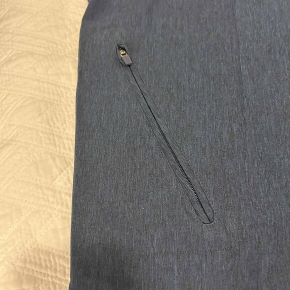 Greg Norman Men's Golf Shorts - Picture 3 of 4